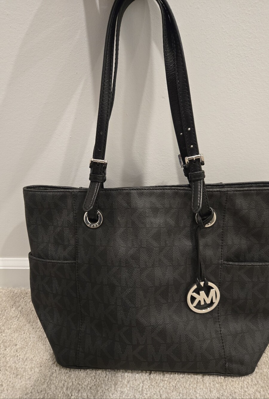 Michael Kors Jet Set Signature Tote - Picture 2 of 9